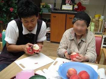 桃を大量消費したい。