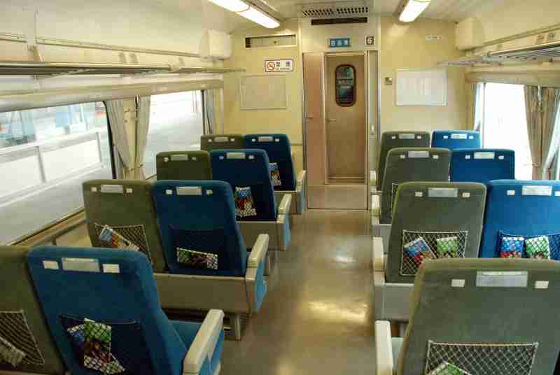 マツコ、電車で化粧の女性を擁護「だったら酒盛りしてるジジイとかミカン食べてるババアはどうなの？」