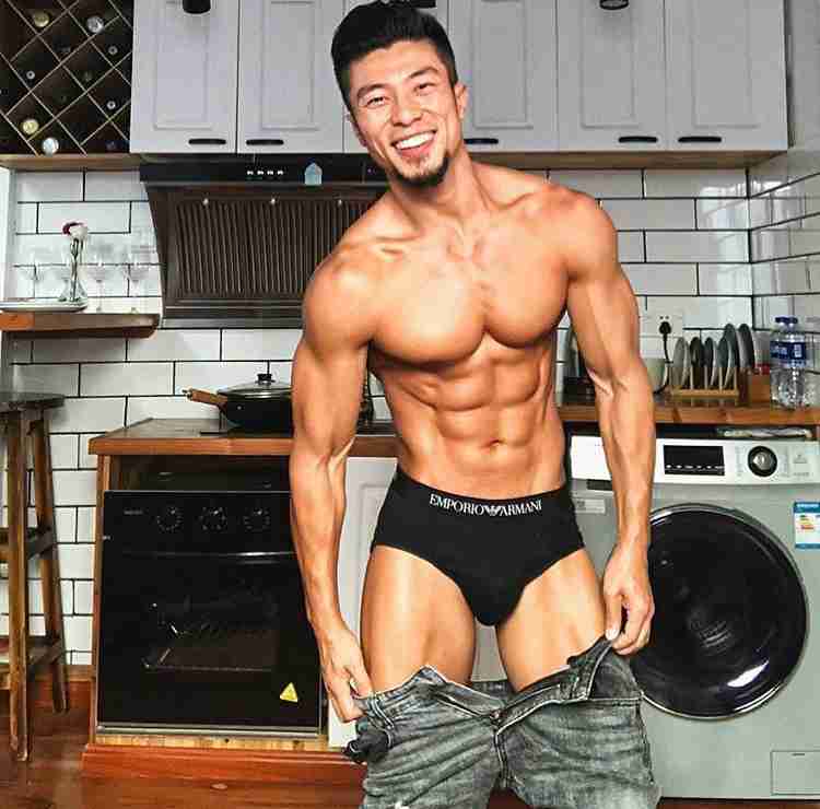 厚い胸板が大好物の人