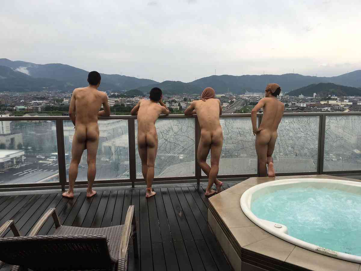 厚い胸板が大好物の人
