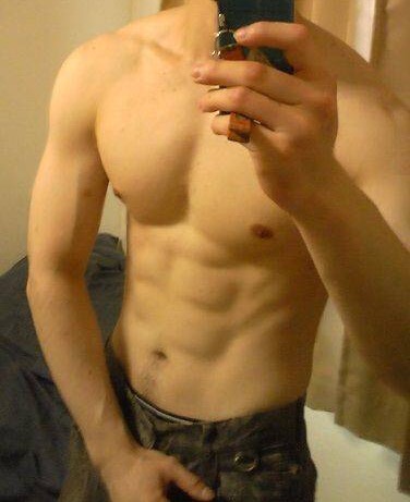 厚い胸板が大好物の人