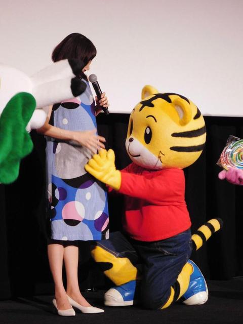 妊婦のお腹に触られること