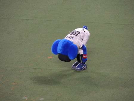 【中日】ドアラ、負傷の右ふくらはぎは肉離れで長期離脱 前半戦絶望