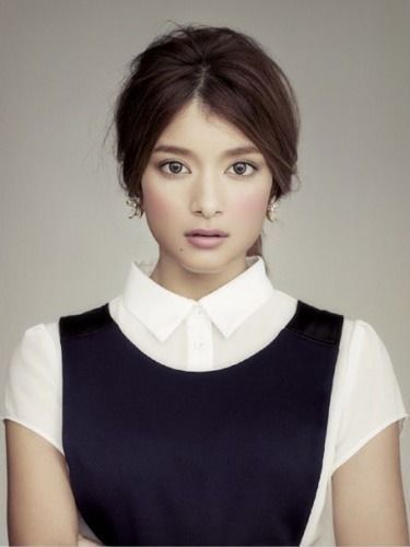 ローラ、イケメン外国人モデルと3ショット