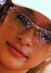 ローラ、イケメン外国人モデルと3ショット