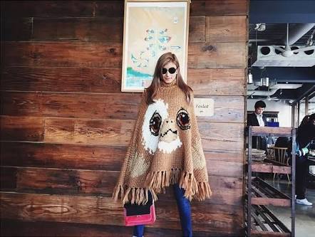 ローラ、イケメン外国人モデルと3ショット