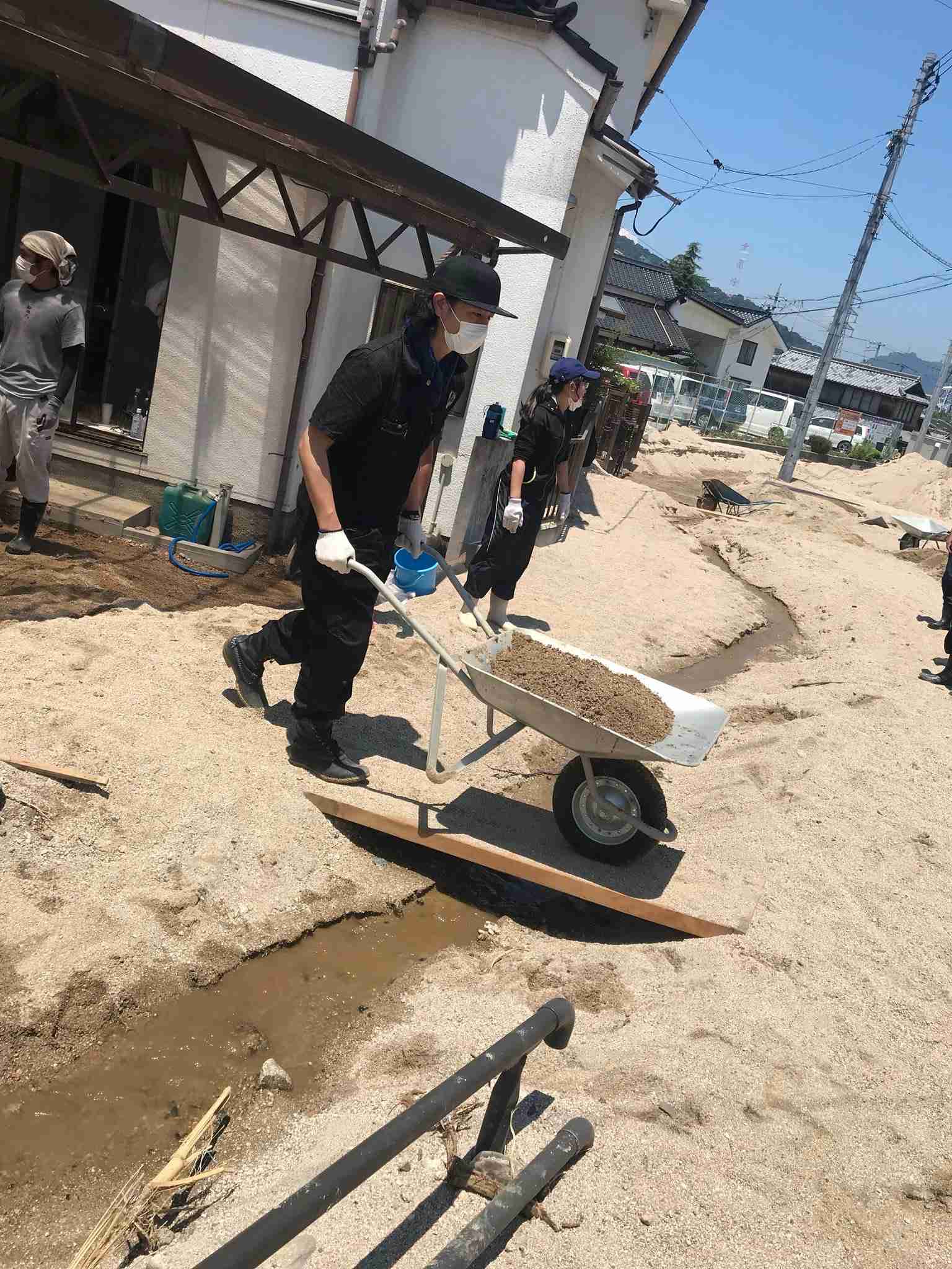 ブルゾンちえみ　豪雨被災地に有益な情報をリツイート…「大助かりです」と返信