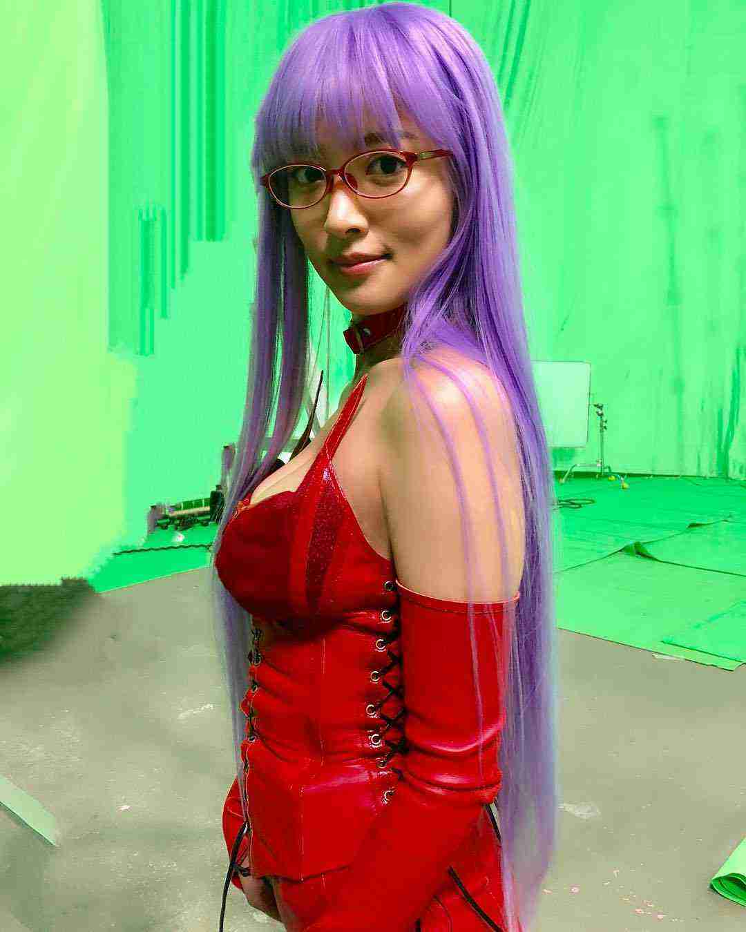 夏菜、キュートでセクシーな“ボンテージ姿”に反響「美しい」「漫画から出てきたみたい」