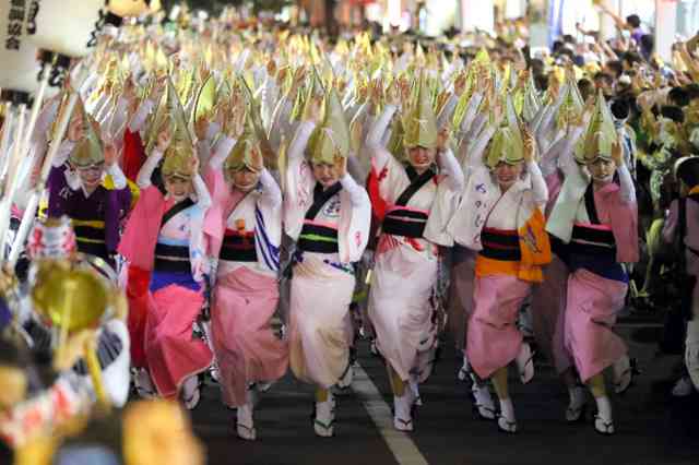 徳島市長が中止を命じた阿波おどり「総踊り」を13日夜に決行へ　「踊る阿呆は政治権力に屈しない」と協会理事長
