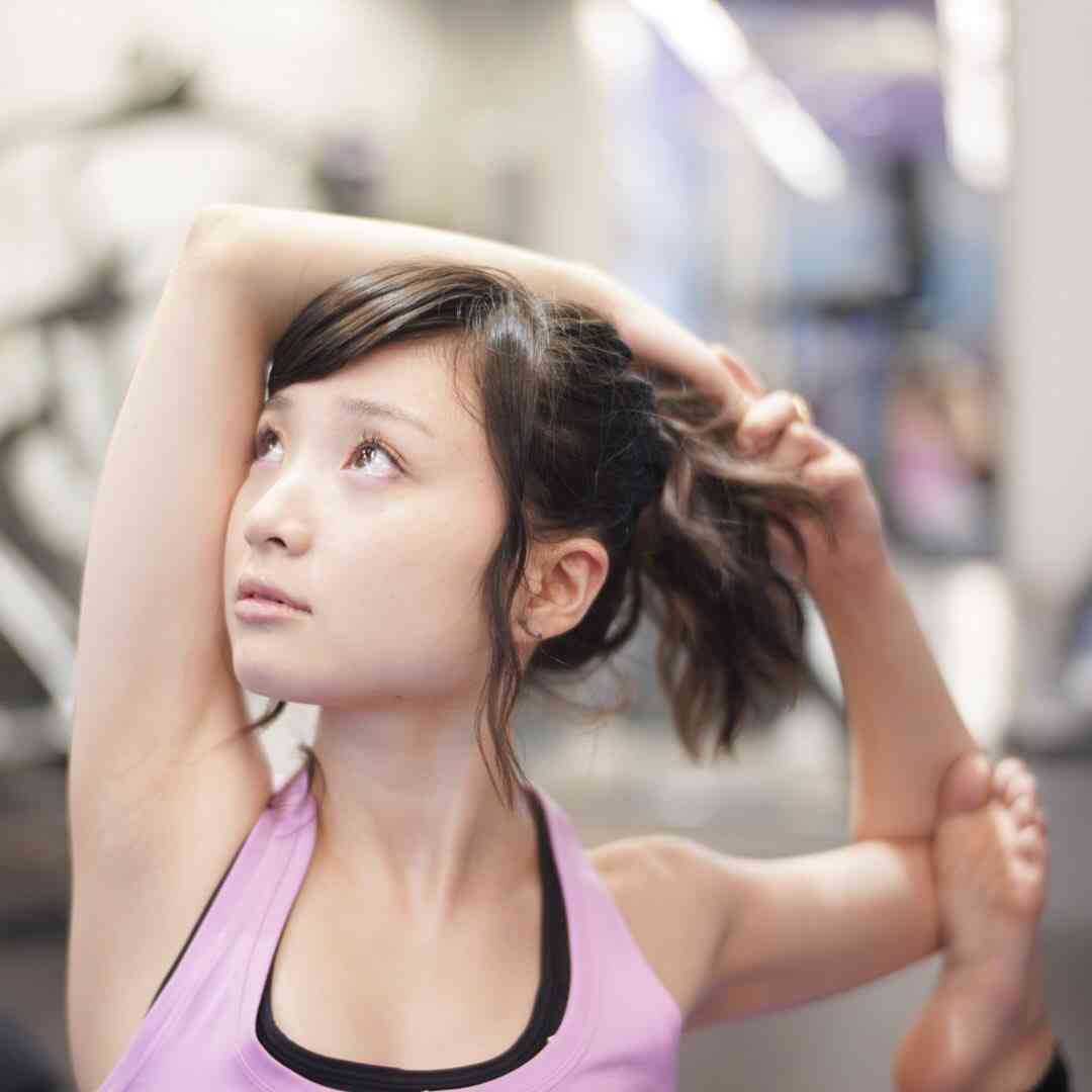 日々充実の元ももクロ「有安杏果」ヨガ中の美ボディを公開