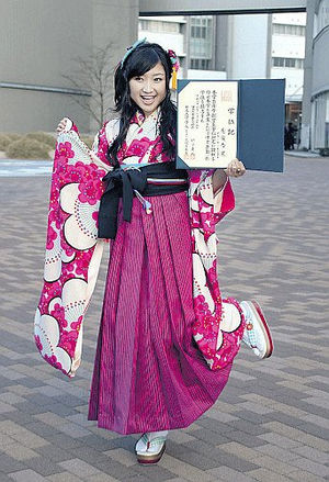 日々充実の元ももクロ「有安杏果」ヨガ中の美ボディを公開