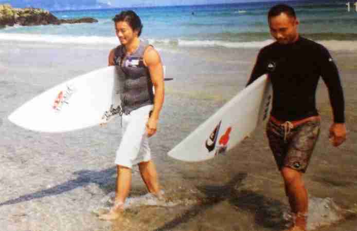 三浦翔平 三浦春馬のサーフィン2ショットにファン歓喜 ガールズちゃんねる Girls Channel