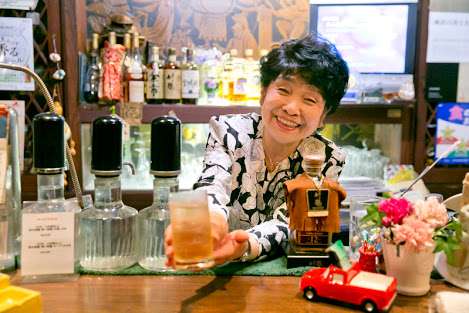 スナックで働いたことある方！