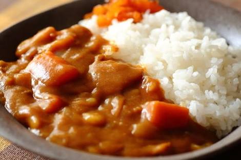 来客の夕飯がカレーじやダメですか?