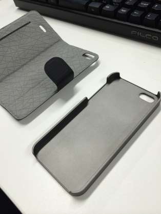 手帳型のスマホケース使ってる方オススメ教えて下さい
