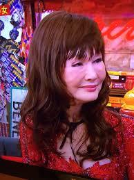 長谷川京子、「唇に違和感が…」アヒル口の自撮り写真に話題騒然