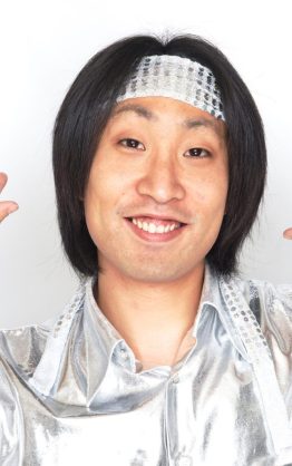お笑いタレントの画像を貼って名前がわかればプラス