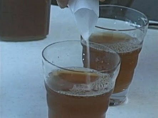 夫が言う「コーヒーでも貰おうかな」が不快だという意見に賛否の声