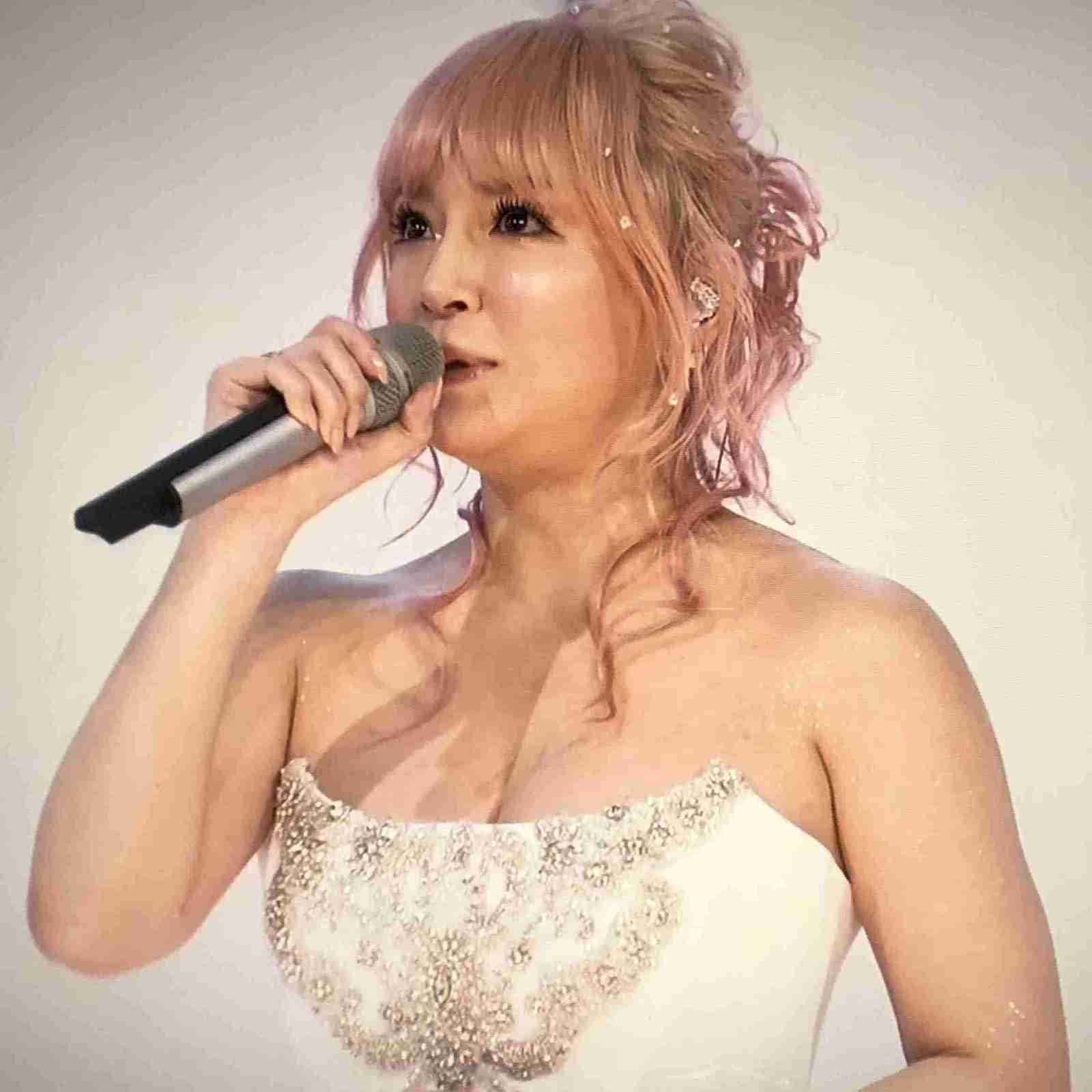 浜崎あゆみ、久しぶりの“ボブヘア”で雰囲気一新 「かわいい」と話題