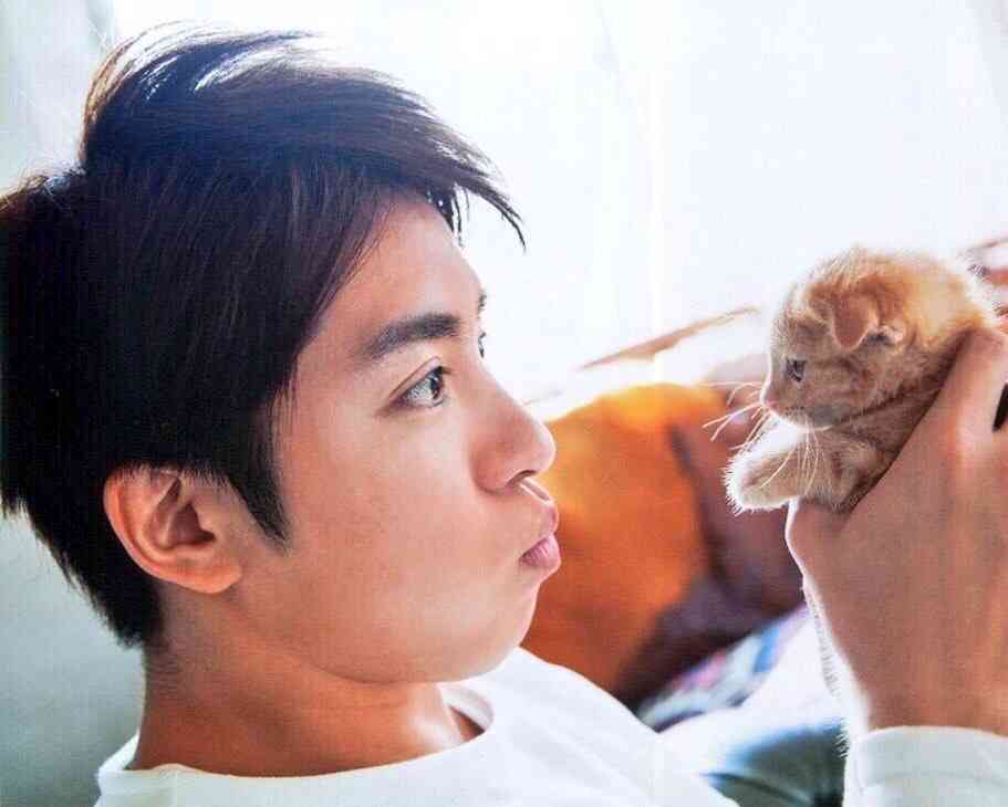 動物と一緒に写ってるイケメン有名人が観たい