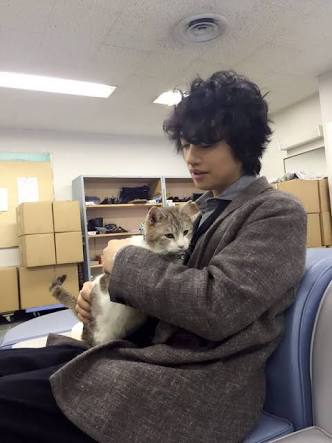 動物と一緒に写ってるイケメン有名人が観たい