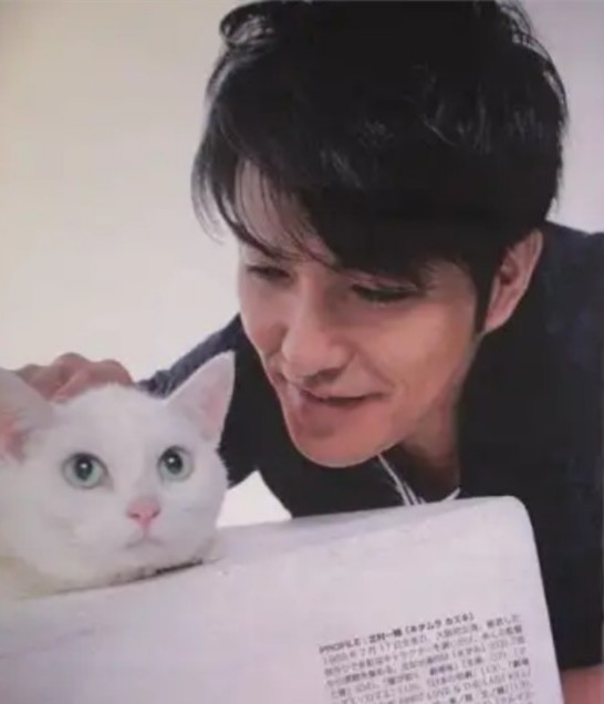 動物と一緒に写ってるイケメン有名人が観たい