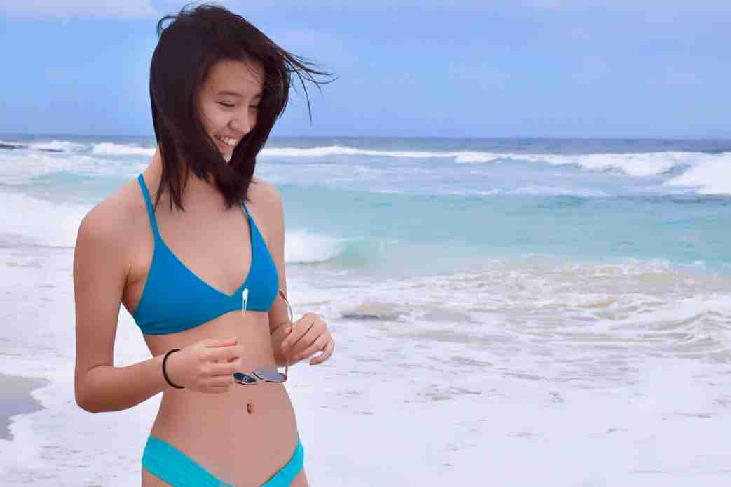 腰の位置が高くて短足な人