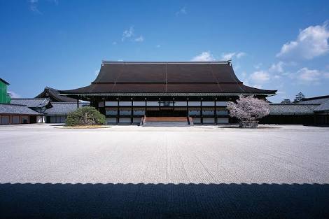 貼られた画像がどこの国なのか分かったらプラス