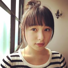 シンプルに一つに結ばれた髪型の芸能人がみたい。