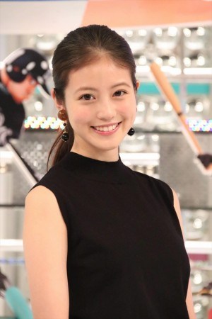 シンプルに一つに結ばれた髪型の芸能人がみたい。
