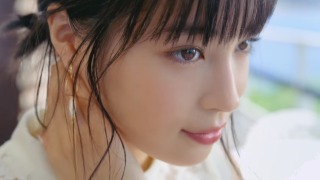 シンプルに一つに結ばれた髪型の芸能人がみたい。