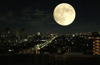 中秋の名月だから月の画像を貼ろう