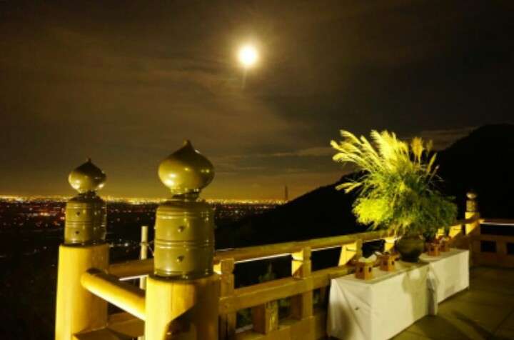 中秋の名月だから月の画像を貼ろう