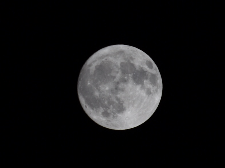 中秋の名月だから月の画像を貼ろう