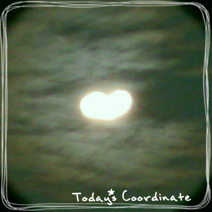 中秋の名月だから月の画像を貼ろう