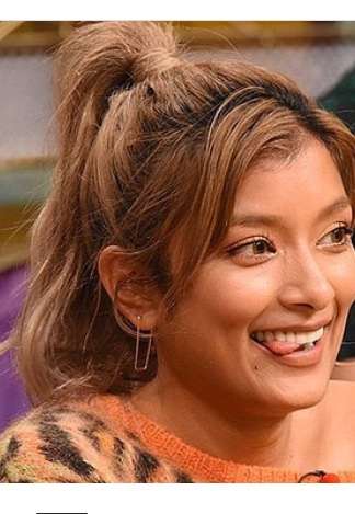 アンミカ すみれ ローラらと 舌出しショット モデル仲間の誕生日会で ガールズちゃんねる Girls Channel