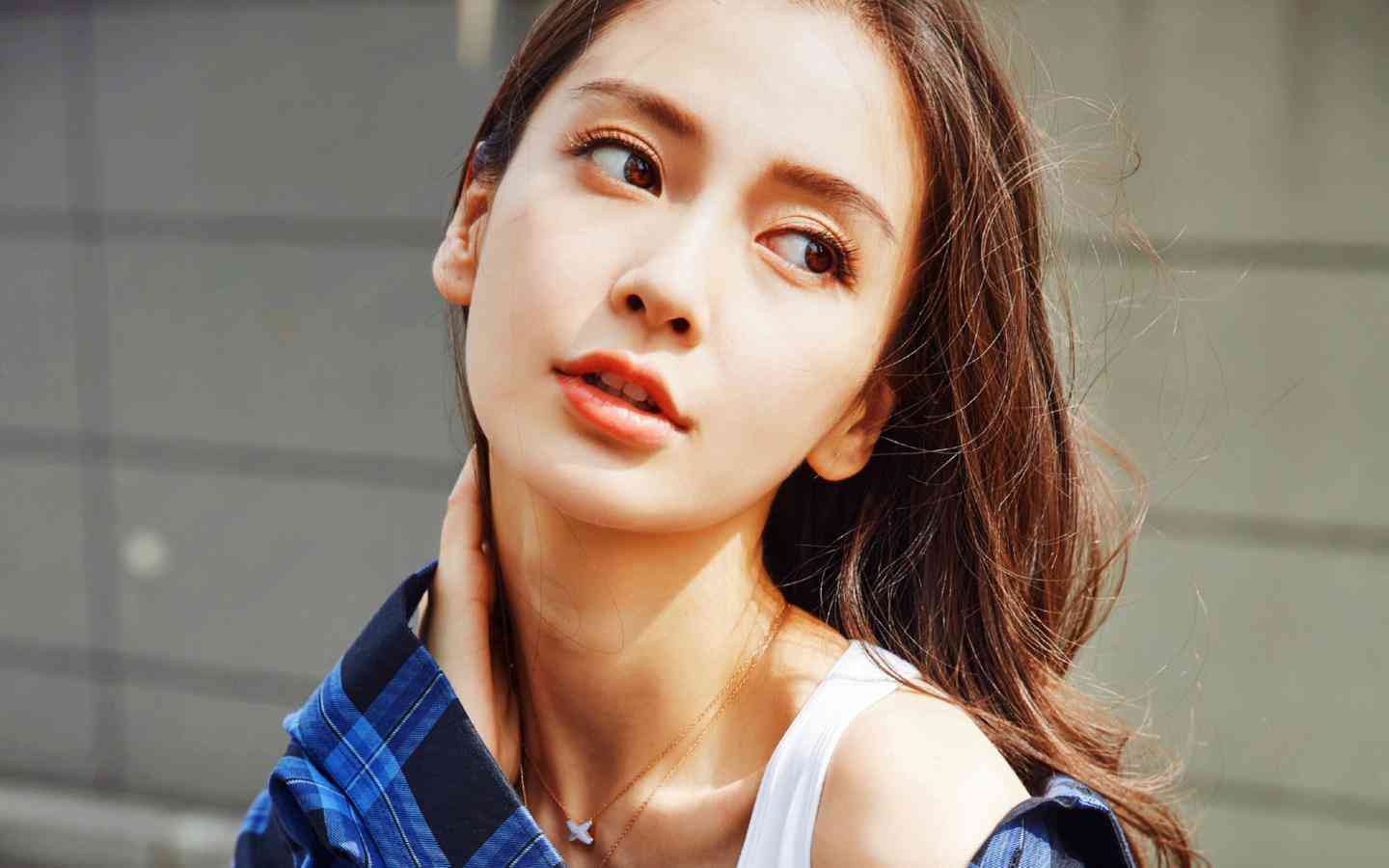 画像フォルダの中で一番綺麗な女性をアップするトピ