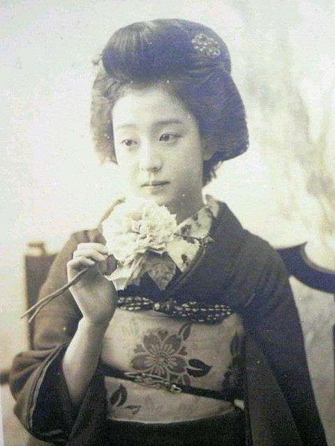 画像フォルダの中で一番綺麗な女性をアップするトピ