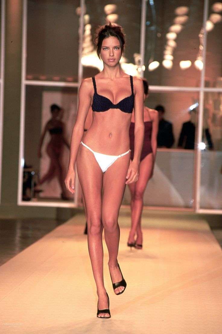 画像フォルダの中で一番綺麗な女性をアップするトピ