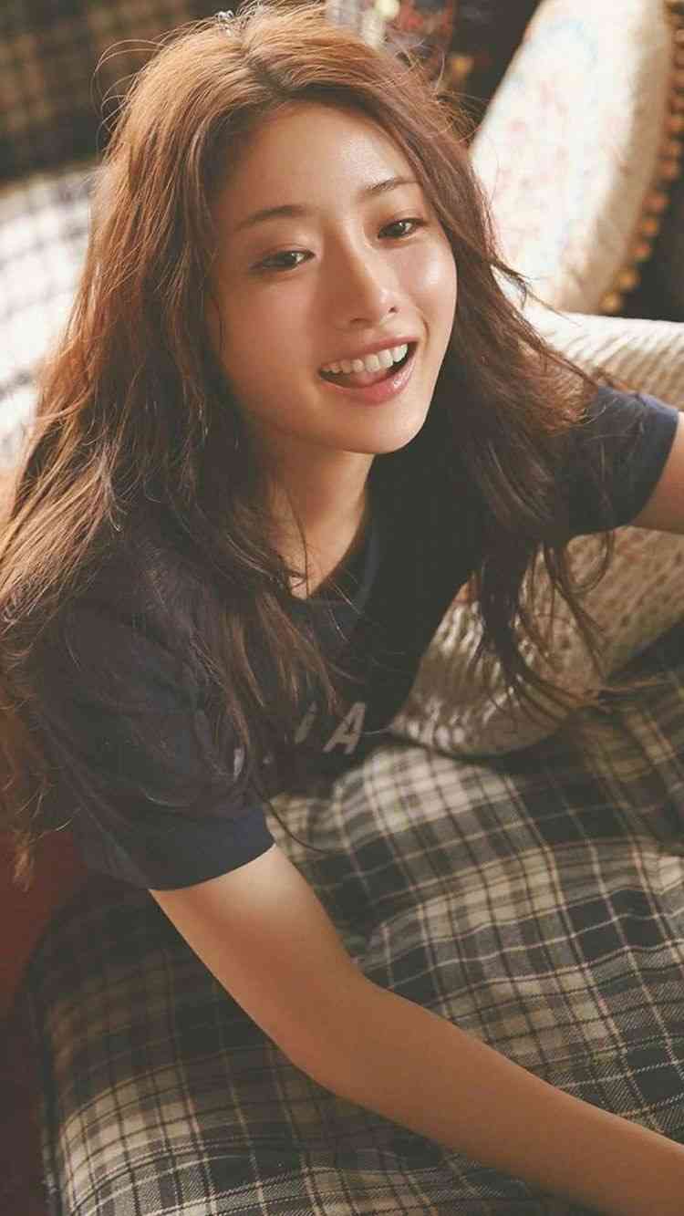 画像フォルダの中で一番綺麗な女性をアップするトピ