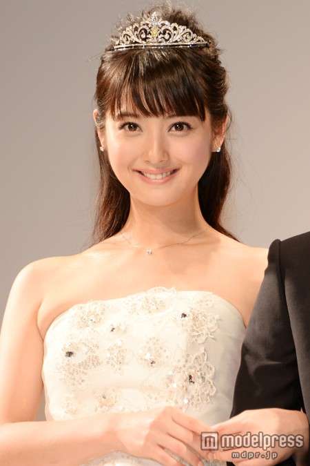 画像フォルダの中で一番綺麗な女性をアップするトピ