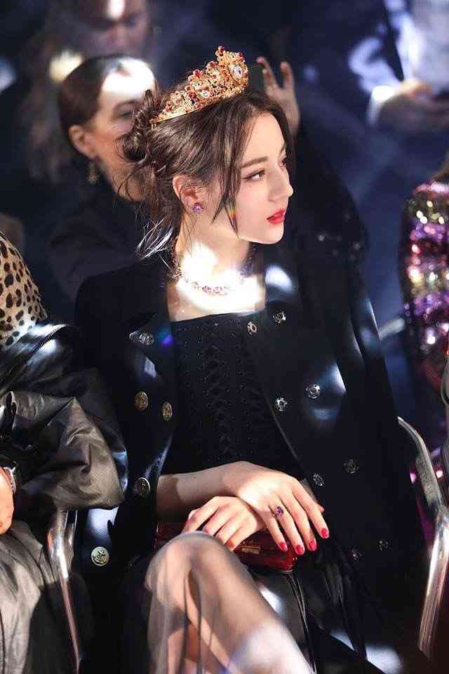 画像フォルダの中で一番綺麗な女性をアップするトピ