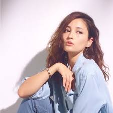 画像フォルダの中で一番綺麗な女性をアップするトピ