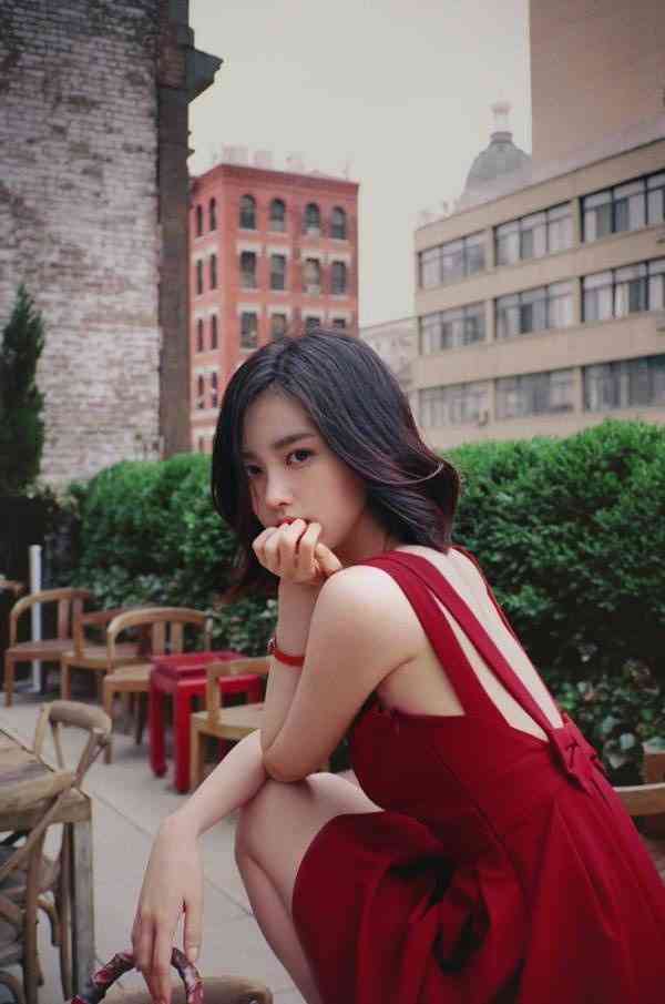 画像フォルダの中で一番綺麗な女性をアップするトピ