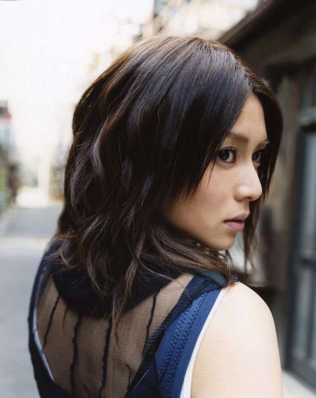 画像フォルダの中で一番綺麗な女性をアップするトピ