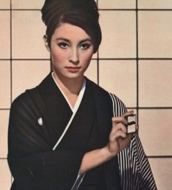 画像フォルダの中で一番綺麗な女性をアップするトピ