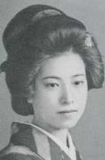 画像フォルダの中で一番綺麗な女性をアップするトピ