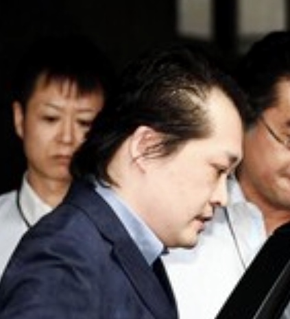三田佳子次男・高橋祐也被告、保釈金300万円を納付　約3秒間頭を下げ車へ