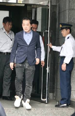 三田佳子次男・高橋祐也被告、保釈金300万円を納付　約3秒間頭を下げ車へ