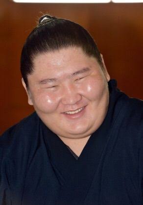 自分と真逆の顔の画像を貼るトピ